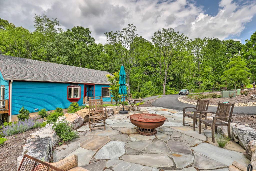 First-Floor Asheville Apartment with Fire Pit!