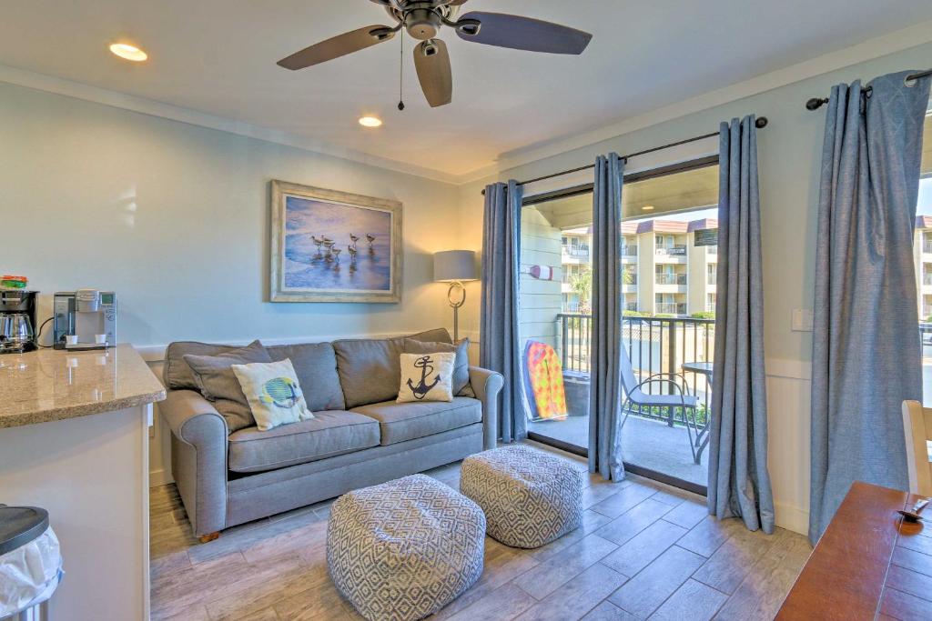 Bright Beach Condo on 50-Acre Hilton Head Resort!