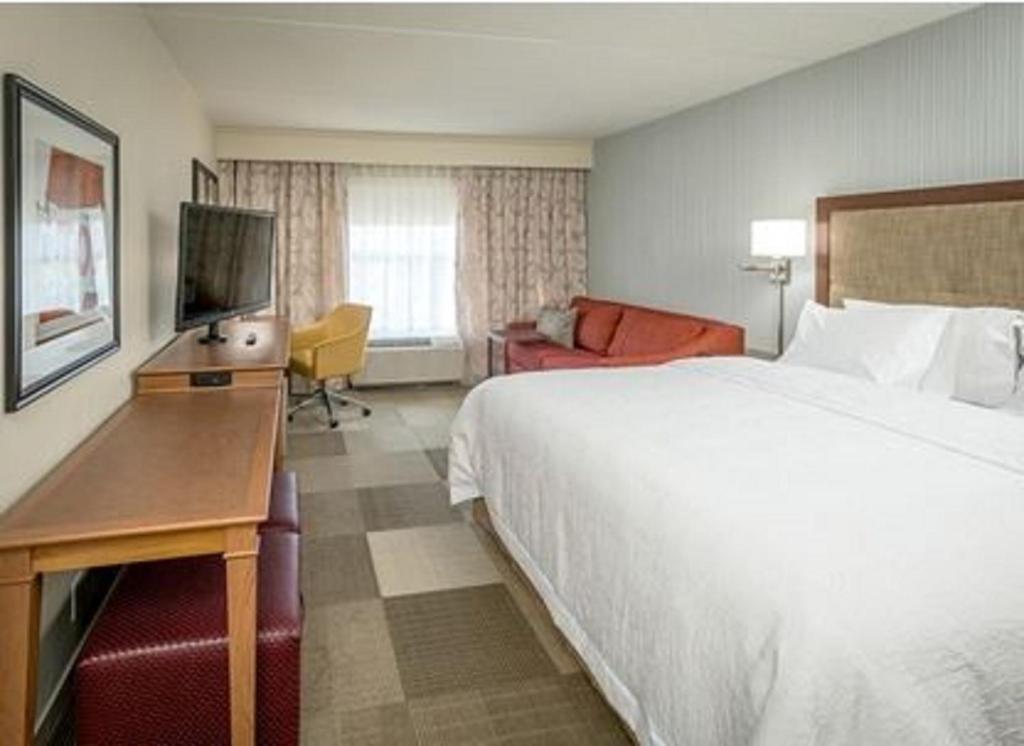 Hampton Inn and Suites Minneapolis University Area