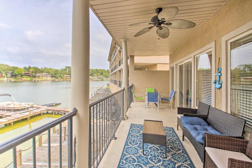 Lakefront Hot Springs Condo with Balcony and Boat Slip