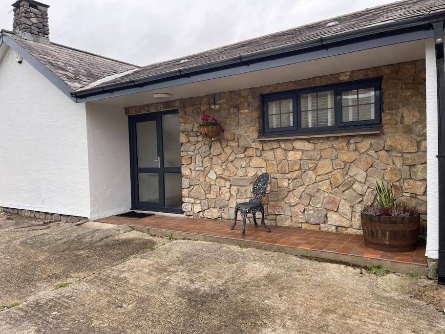 Spacious 1 bed bungalow located on a Gower Sheep Farm