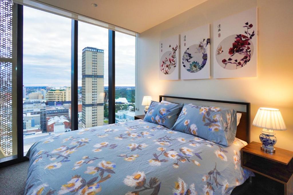 Luxury City Zen Apartment Rundle Mall with Rooftop Spa, Pool, Gym, BBQ