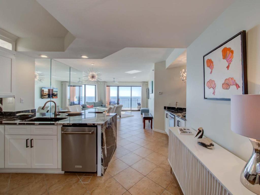 Updated Beach Front Condo in OB-Seachase-803W