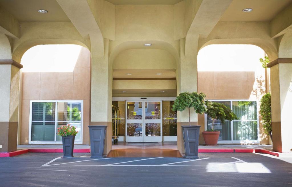 Hampton Inn & Suites Sacramento-Auburn Boulevard