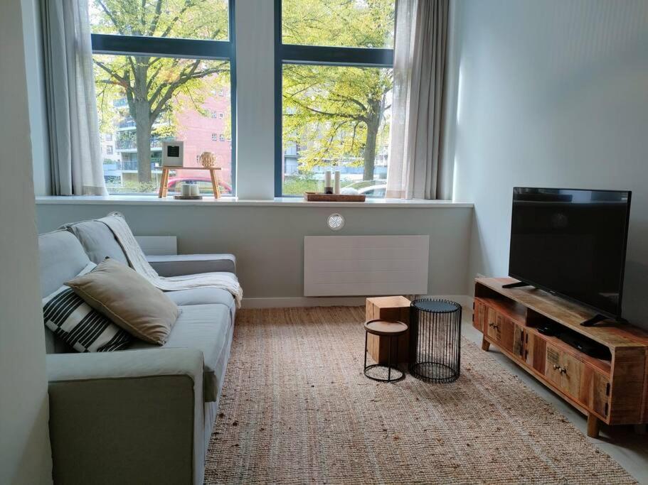 Zippy 2 Bedroom Serviced Apartment 90m2 -LK15-