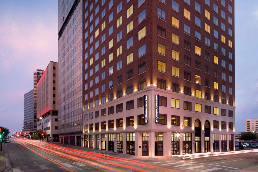 Hampton Inn & Suites Dallas Downtown