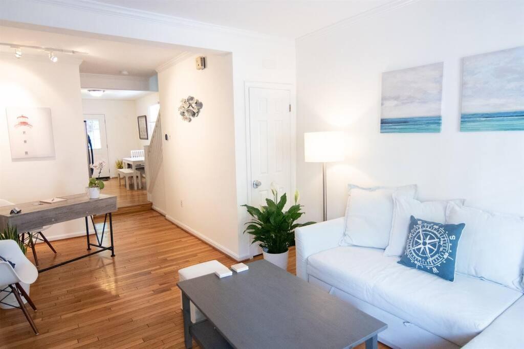 Cozy 2br home w/ parking in downtown Annapolis