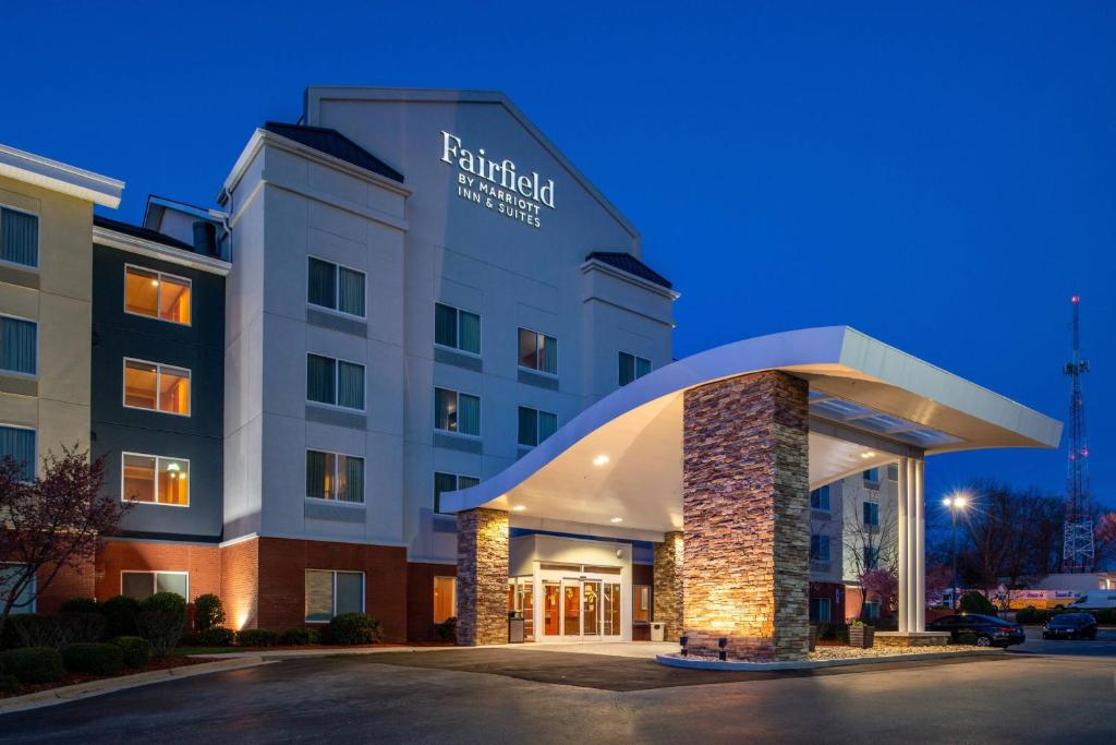 Fairfield Inn & Suites Greensboro Wendover