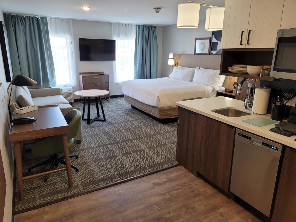 Staybridge Suites - Louisville - Expo Center, an IHG Hotel