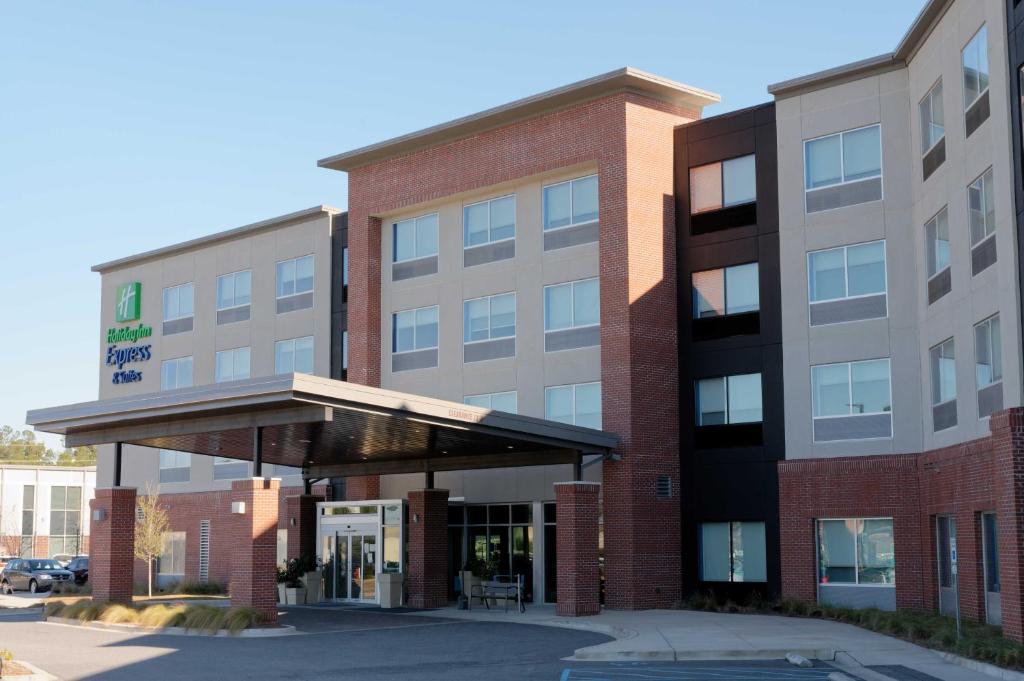 Holiday Inn Express & Suites - Summerville, an IHG Hotel