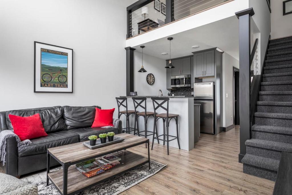 Center City Lofts 508 Unit 2 Close to Downtown and the TART Trail