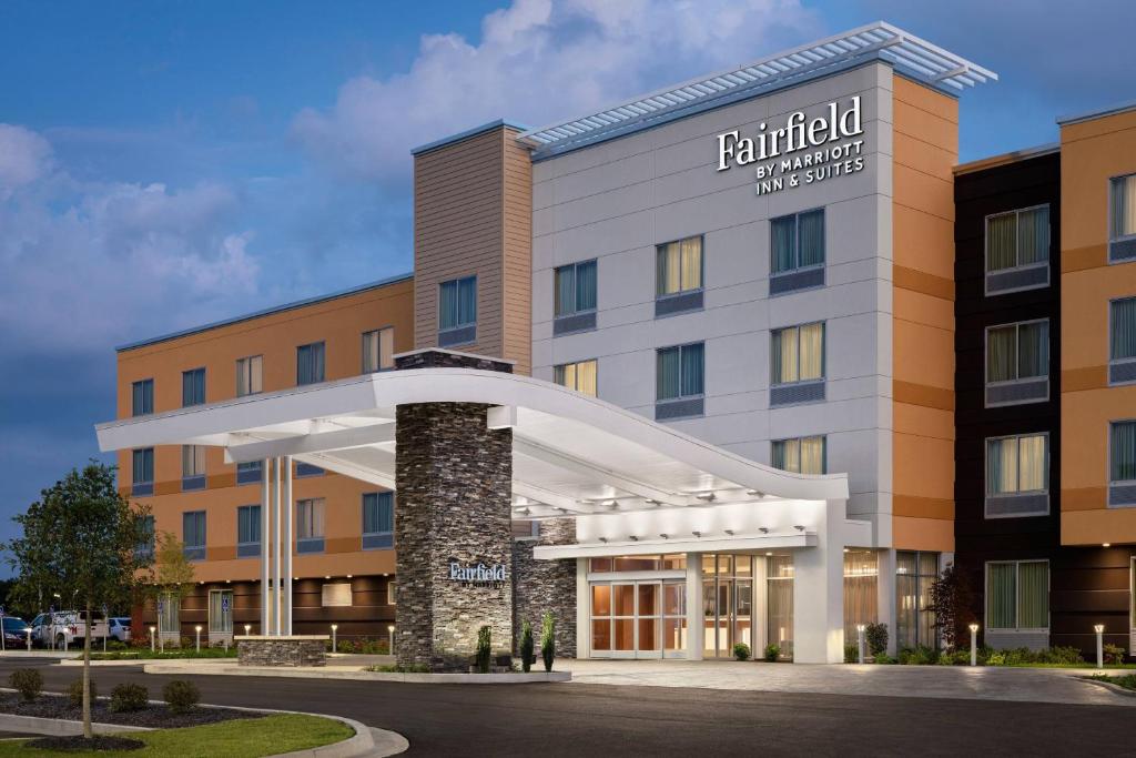 Fairfield by Marriott Inn & Suites Fresno Riverpark