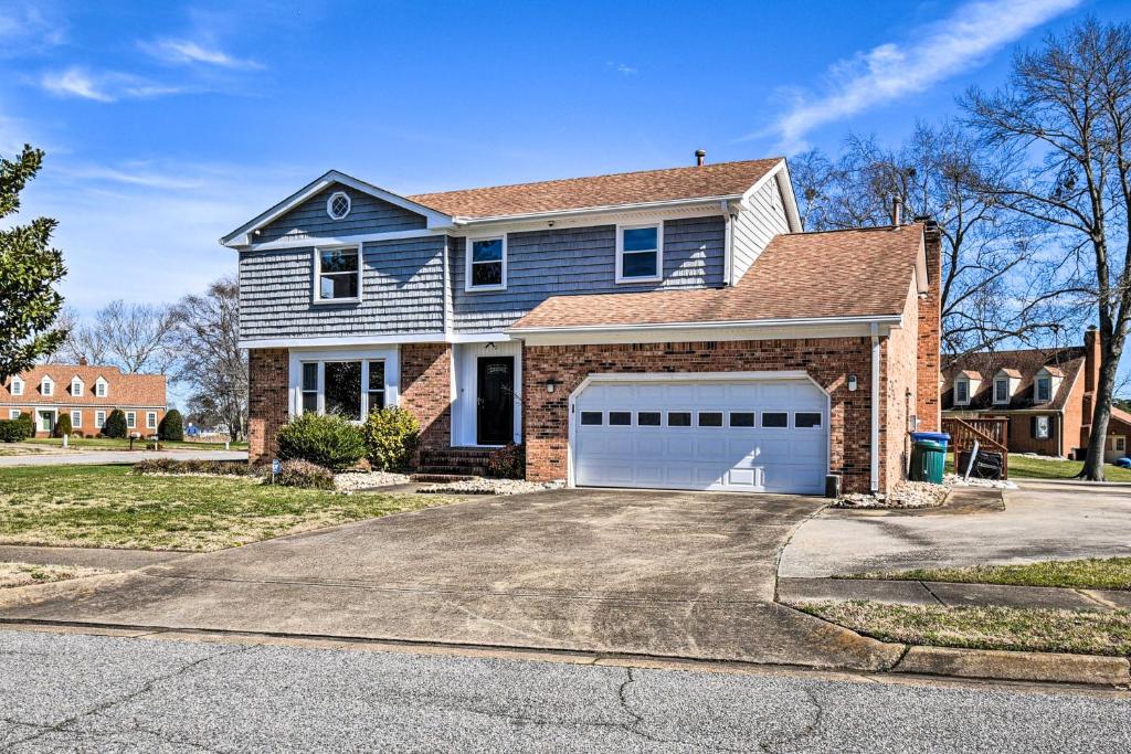 Spacious Chesapeake Home with Pool Table!