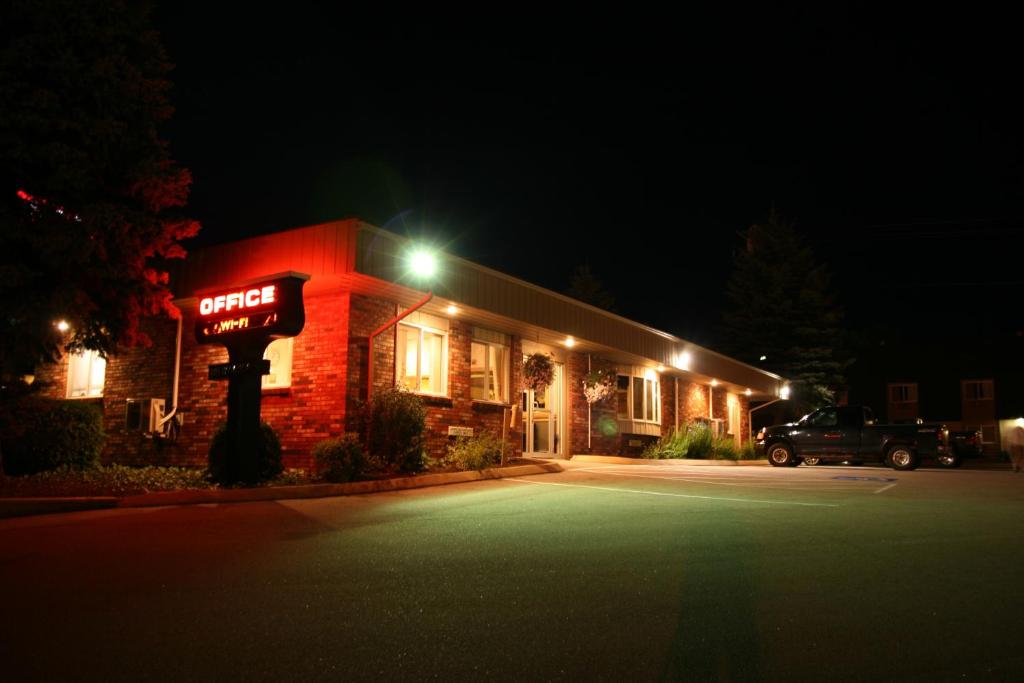 Bangor Inn & Suites