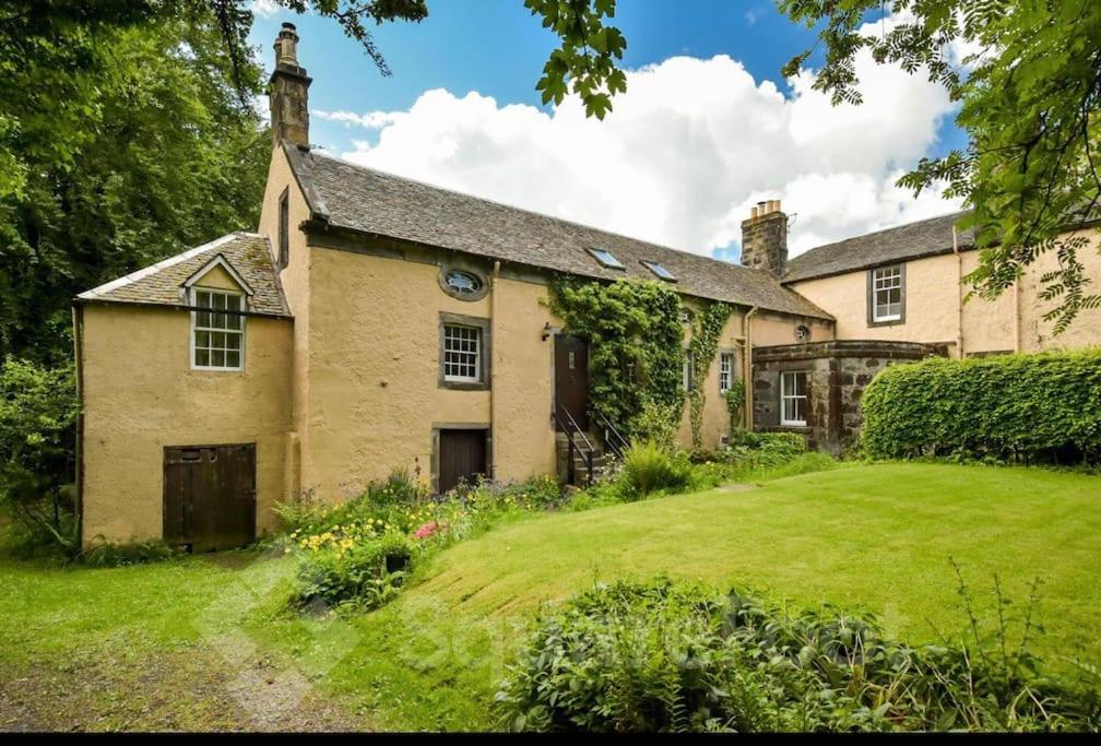 Powis House East Cottage