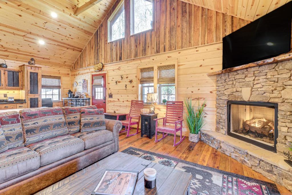 Dog-Friendly Cabin with Fire Pit and Hot Tub!