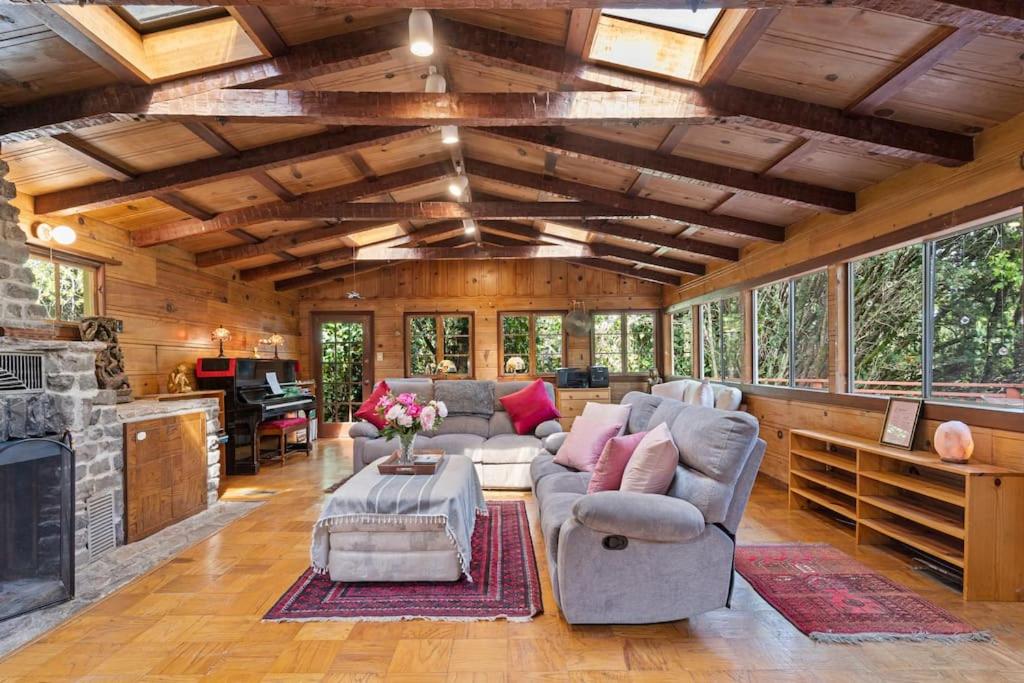 Spacious Serene Sanctuary- 14 min to Muir Woods