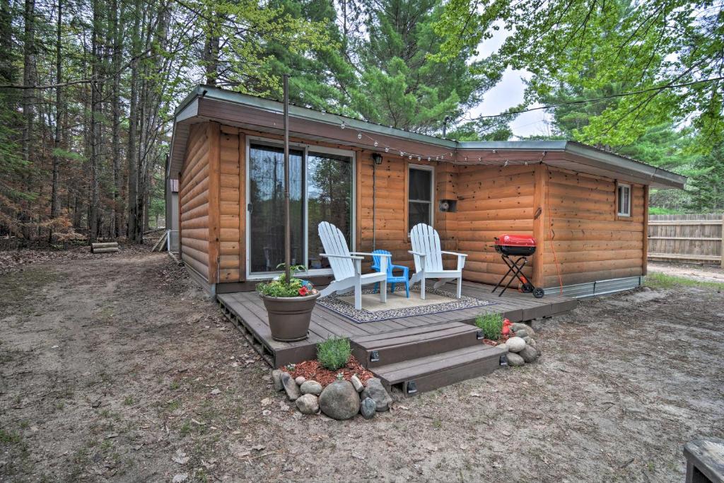 Rustic Frederic Cabin with Fire Pit and River Dock!