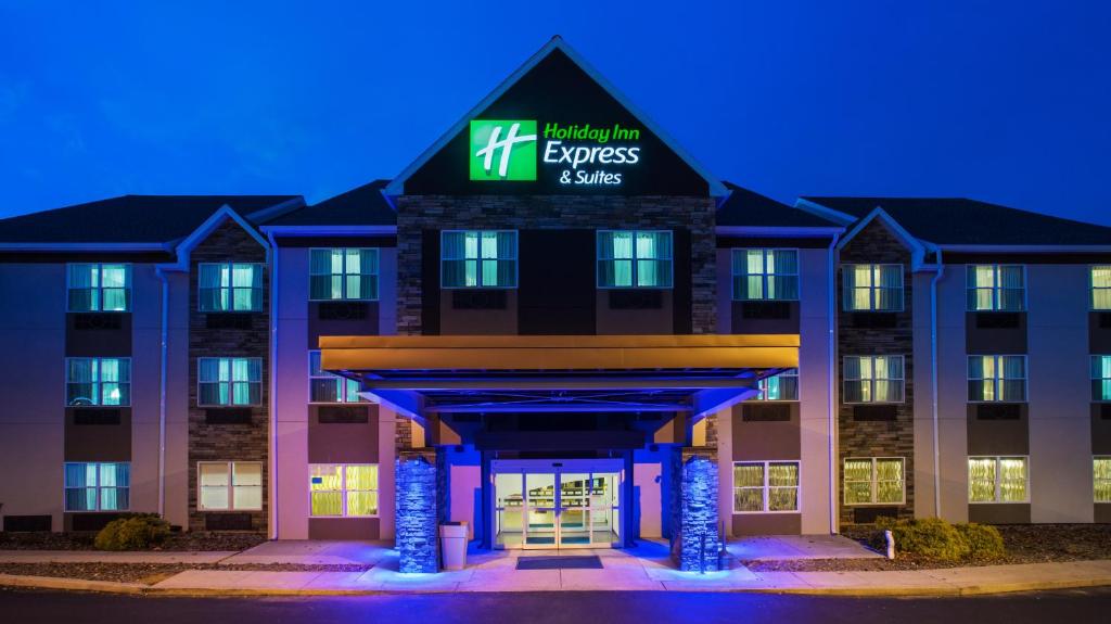 Holiday Inn Express & Suites Wyomissing, an IHG Hotel