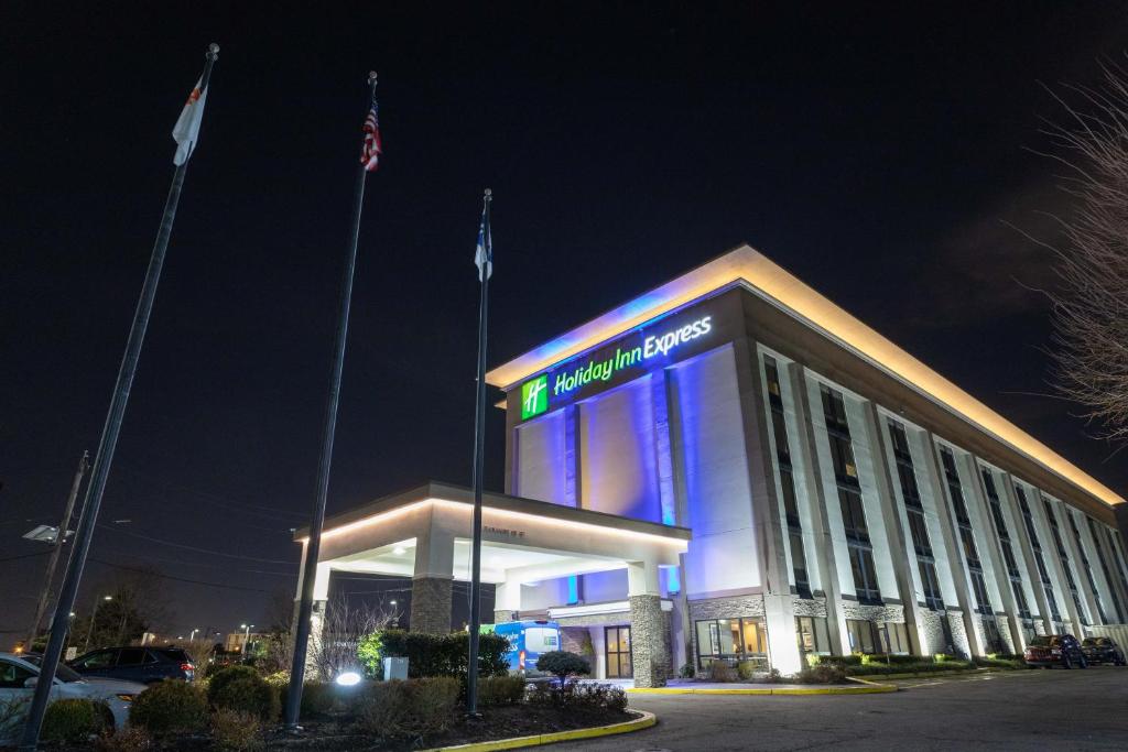 Holiday Inn Express - Newark Airport - Elizabeth, an IHG Hotel