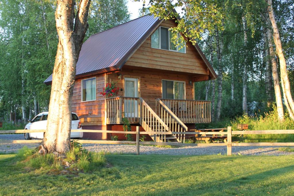 Susitna River Lodging, Riverside Cabins