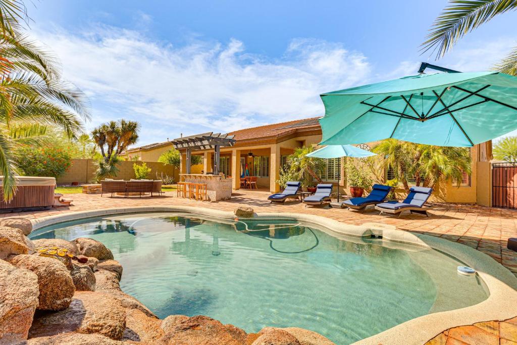 Luxury Sonoran Oasis 11 Mi to Phoenix Raceway!