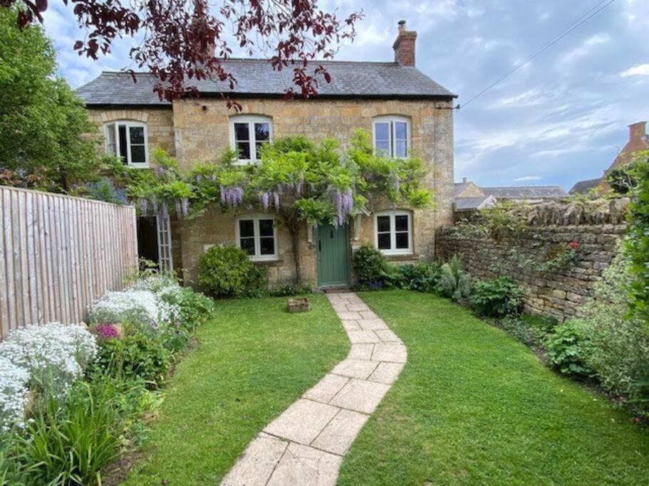 The Bolt Hole, Cotswold Cottage, Moreton-In-Marsh