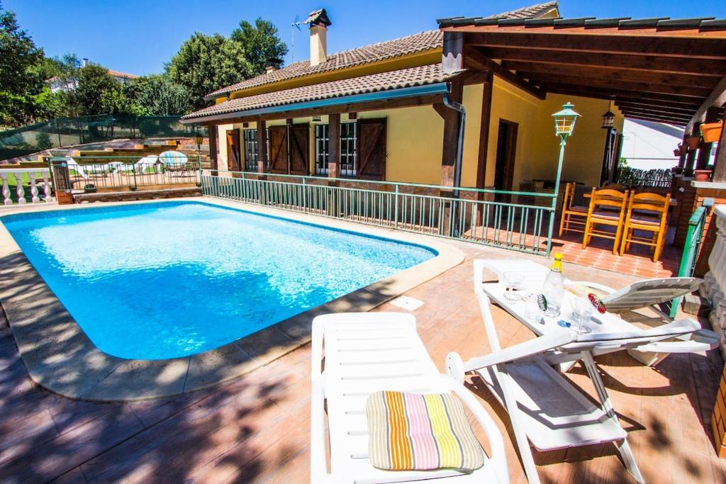 Catalunya Casas Costa Brava villa with private pool & spacious garden