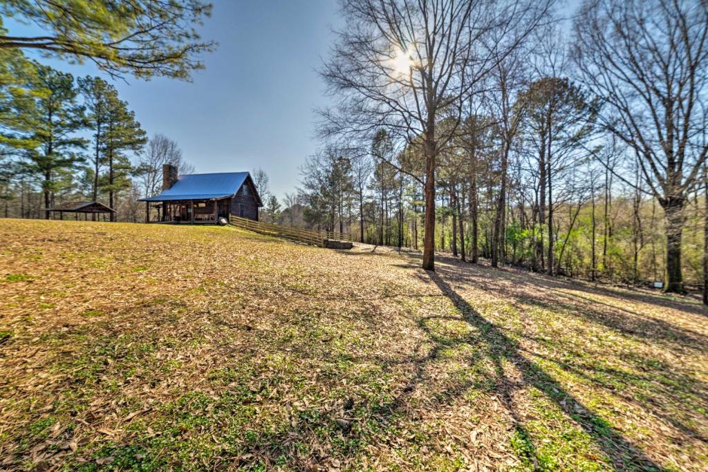 Secluded Cabin with Fishing Pond near Hunting!