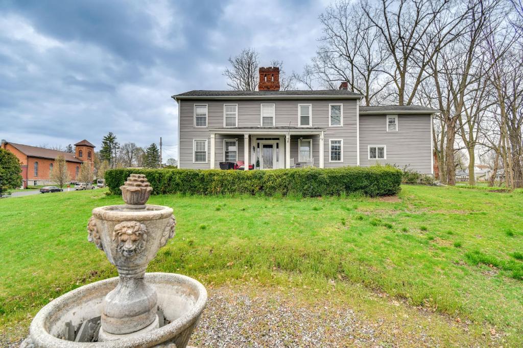 Lakefront Cayuga Retreat with Private Deck and Hot Tub